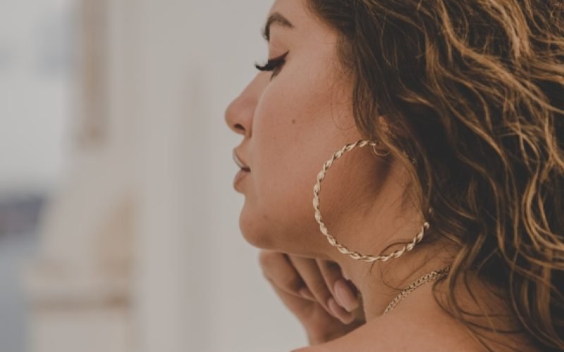 photo-1643387774080-830d29eb081a